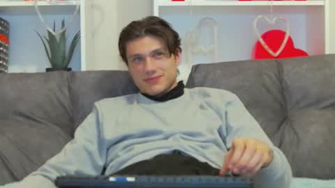 Snapshot of calvin_cay chatting on February 12, 2025, 8:40 pm Calvin online show from February 12, 2025, 8:40 pm