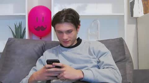 Snapshot of calvin_cay chatting on February 20, 2025, 8:03 pm Calvin online show from February 20, 2025, 8:03 pm