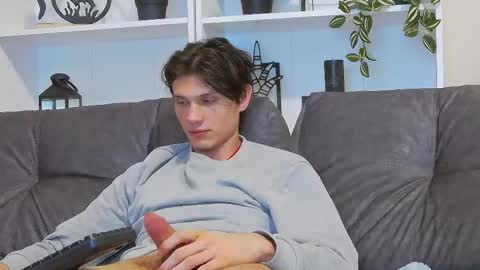 Snapshot of calvin_cay chatting on March 5, 2025, 8:21 pm Calvin online show from March 5, 2025, 8:21 pm