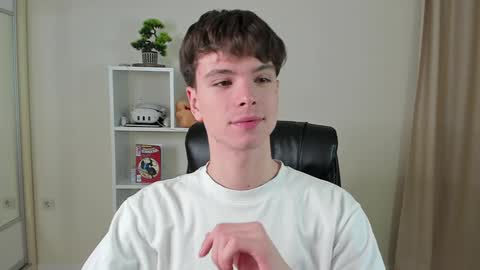 Hey I am Calvin  online show from February 8, 2025, 7:05 pm