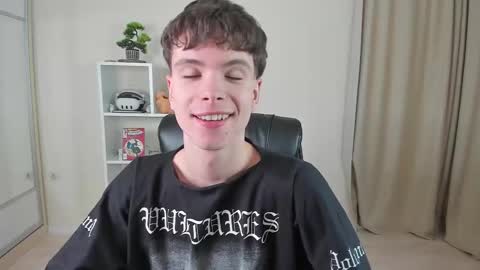 Hey I am Calvin  online show from February 11, 2025, 7:16 pm