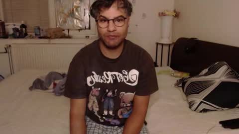 Calvinjohnlad online show from November 17, 2025, 3:12 am