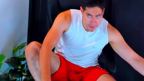 camara110 online show from January 12, 2025, 7:53 pm