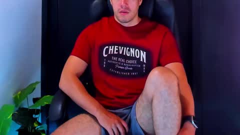 camara110 online show from January 15, 2025, 4:25 am