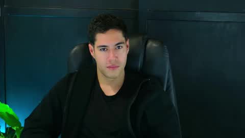 camara110 online show from February 12, 2025, 4:54 am