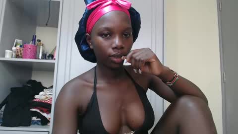 Princess online show from March 2, 2025, 7:43 am