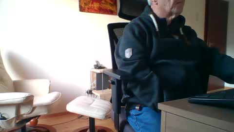 camcologne online show from December 20, 2024, 3:00 pm