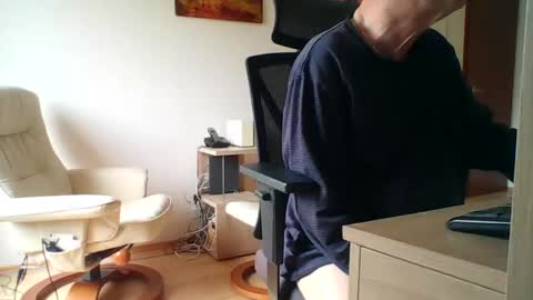 camcologne online show from October 28, 2025, 9:35 am