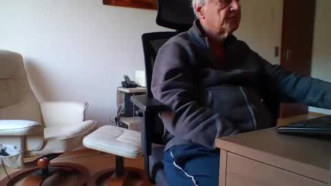 camcologne online show from November 21, 2025, 9:30 am