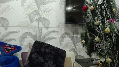 Snapshot of camdiva1 chatting on February 18, 2025, 4:05 pm CamDiva1 online show from February 18, 2025, 4:05 pm