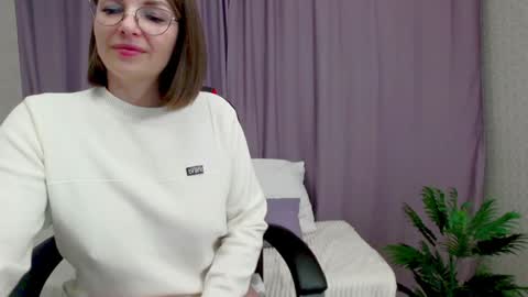 Snapshot of camelia_lillie chatting on January 8, 2025, 5:37 am camelia_lillie online show from January 8, 2025, 5:37 am