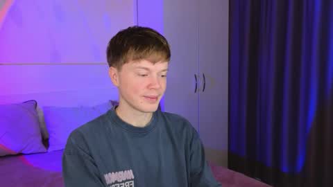 Snapshot of cameron_crowly chatting on November 17, 2025, 10:32 am Cameron online show from November 17, 2025, 10:32 am