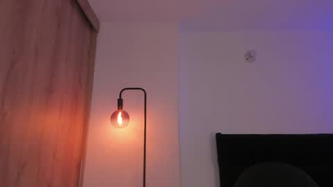 Snapshot of cameron_lyra chatting on April 9, 2026, 2:00 am Cameron online show from April 9, 2026, 2:00 am