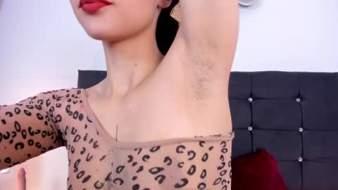Snapshot of cami_vargas chatting on April 29, 2026, 12:42 pm Camila online show from April 29, 2026, 12:42 pm