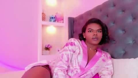 camiestrada online show from October 5, 2025, 11:02 pm