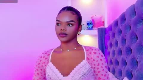 camiestrada online show from November 21, 2025, 6:06 pm