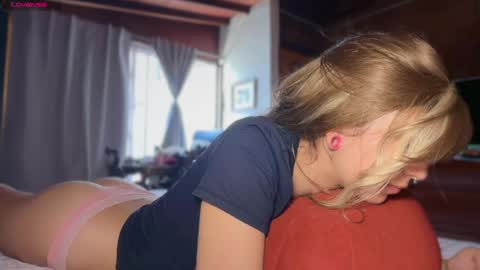 camii19y online show from May 22, 2026, 4:56 pm