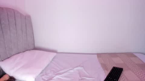 camii_sweett2 online show from September 28, 2025, 7:19 pm