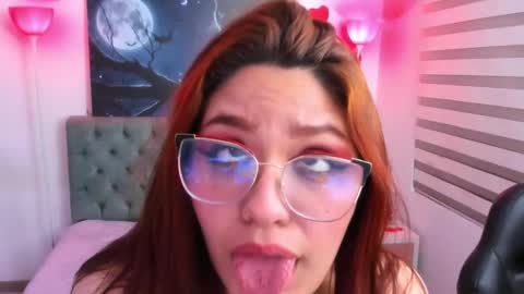 Camila Osorio online show from February 19, 2025, 6:55 am