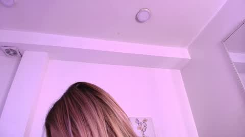 Snapshot of camiilaglow chatting on October 27, 2025, 6:12 pm CamiilaGlow online show from October 27, 2025, 6:12 pm