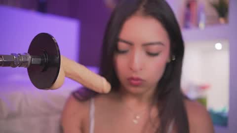 Camila online show from April 11, 2026, 4:06 am