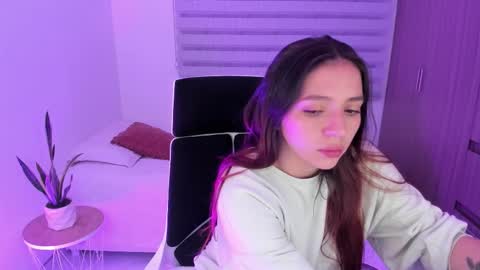 Snapshot of camila_ec2 chatting on November 26, 2025, 12:44 am C A M I online show from November 26, 2025, 12:44 am