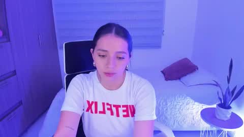 Snapshot of camila_ec2 chatting on November 29, 2025, 1:52 am C A M I online show from November 29, 2025, 1:52 am