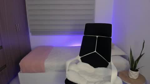 Snapshot of camila_ec2 chatting on March 20, 2026, 2:27 am C A M I online show from March 20, 2026, 2:27 am