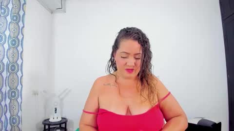 Snapshot of camilaa_foxxx chatting on November 18, 2025, 2:43 pm camilaa foxxx online show from November 18, 2025, 2:43 pm