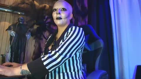    online show from October 31, 2025, 6:47 am