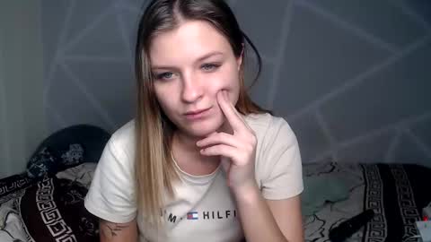 Camila online show from December 7, 2024, 11:40 am