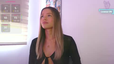 Camila Monroee  online show from October 15, 2025, 2:39 pm