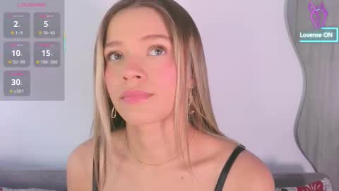 Camila Monroee  online show from January 6, 2026, 2:32 pm