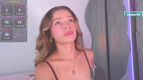 Camila Monroee  online show from March 26, 2026, 2:33 pm