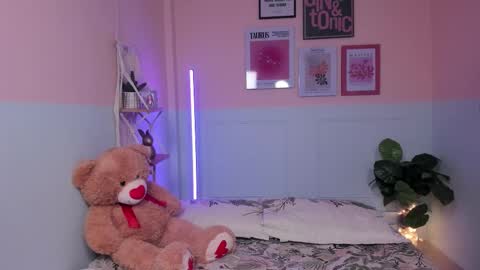 Camila  online show from November 13, 2025, 11:42 am