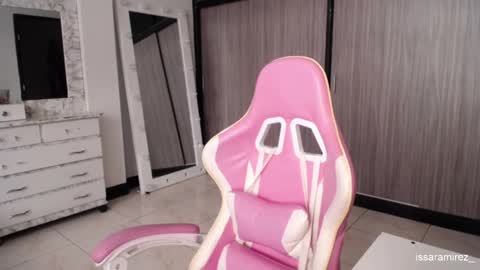 X IGcamiryan01 online show from November 10, 2025, 5:56 pm