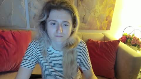 camilladreamer online show from April 8, 2026, 8:42 pm