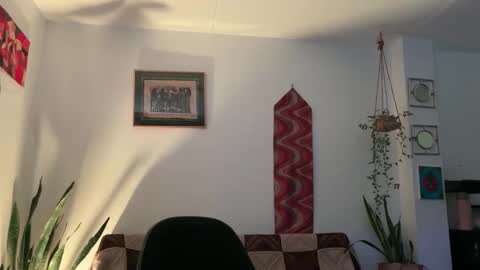 Snapshot of camille_delrey chatting on May 8, 2026, 10:59 pm Camille online show from May 8, 2026, 10:59 pm