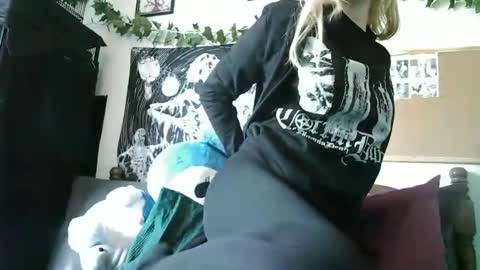Camille Deville online show from January 12, 2025, 11:26 pm