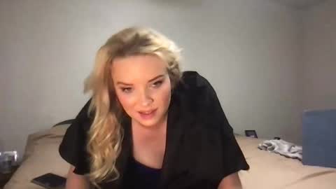 Snapshot of camilleclairexo chatting on April 5, 2026, 3:15 am camilleclairexo online show from April 5, 2026, 3:15 am