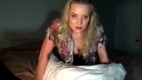 Snapshot of camilleclairexo chatting on April 19, 2026, 6:13 am camilleclairexo online show from April 19, 2026, 6:13 am