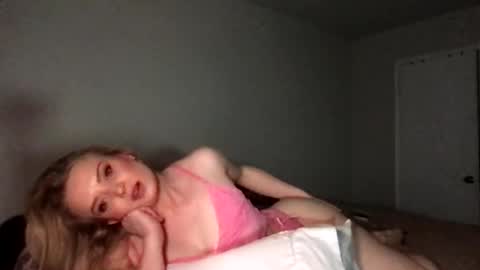 Snapshot of camilleclairexo chatting on April 20, 2026, 3:31 am camilleclairexo online show from April 20, 2026, 3:31 am