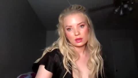 Snapshot of camilleclairexo chatting on April 23, 2026, 6:58 am camilleclairexo online show from April 23, 2026, 6:58 am