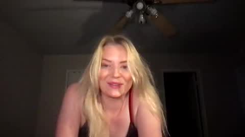 Snapshot of camilleclairexo chatting on April 30, 2026, 5:36 am camilleclairexo online show from April 30, 2026, 5:36 am