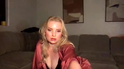 Snapshot of camilleclairexo chatting on May 6, 2026, 5:35 am camilleclairexo online show from May 6, 2026, 5:35 am