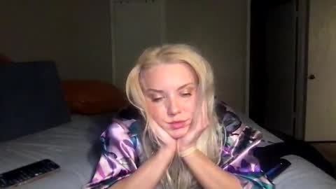 Snapshot of camilleclairexo chatting on May 13, 2026, 7:39 am camilleclairexo online show from May 13, 2026, 7:39 am