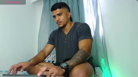 camilo_contre21 online show from December 21, 2024, 9:15 pm