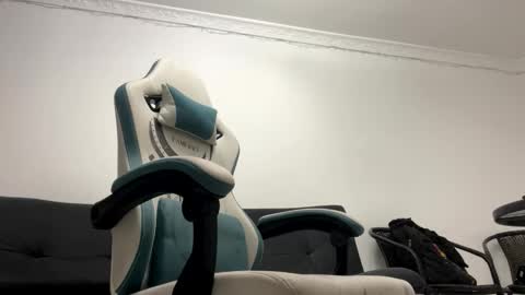 camilo_contre21 online show from January 22, 2025, 3:41 am