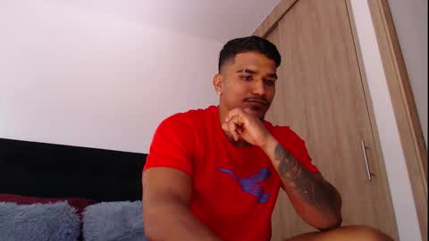 camilo_contre21 online show from September 29, 2025, 7:19 pm