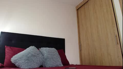 camilo_contre21 online show from September 30, 2025, 6:57 pm